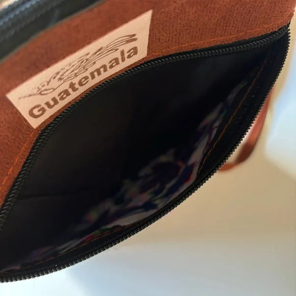 Handmade crossbody bag from Guatemala - Picture 2 of 4